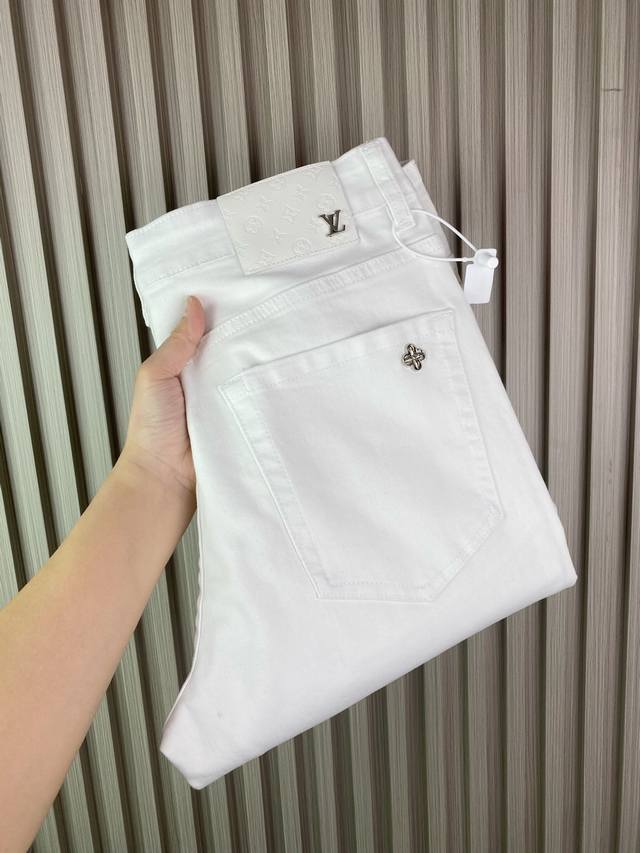 P160 经典大牌 Lv 夏季薄款新款休闲裤 弹力小脚裤长裤潮款 修身显瘦小直脚裤，高档大气款式时尚百搭单品！炸街必备神器！码数28 38