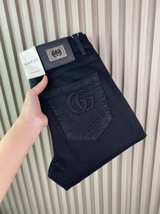 P170 经典大牌Gucci四季款新款牛仔裤 弹力小脚裤长裤潮款 修身显瘦小脚裤，高档大气款式时尚百搭单品！炸街必备神器！码数29 38。