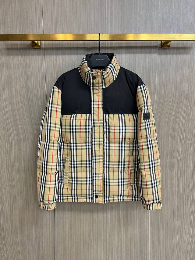 P590 巴宝莉 三标齐全 2025Ss冬季新款羽绒棉服外套，秀场新品品相非常完美，舒适保暖，色泽饱满诱人，非常出彩的设计，轻松将时髦感进阶，做工极为考究严谨，