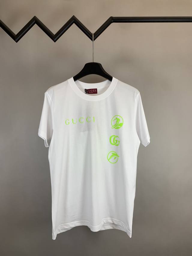 P160 Gucci 古驰 2025Ss早春新款冲浪元素印花图案圆领T恤 手感松软细腻又比一般棉布料扎实 舒适透气不易变形 采用进口纳米印花，精密网版让印花更为