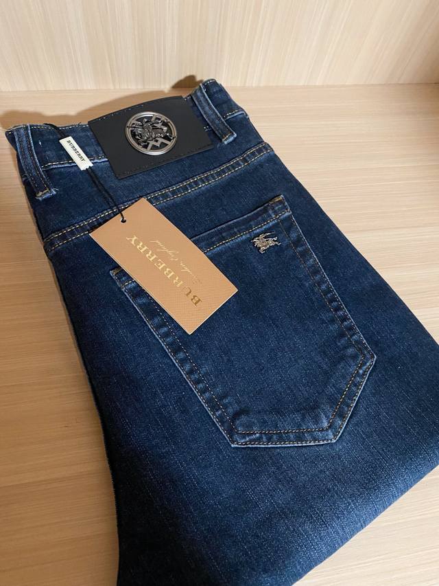 P170 Bbr 25早春新款牛仔长裤 定制面料 柔软 弹力 舒适手感 定制字母Logo五金 后袋Logo绣花设计 男士休闲牛仔裤 码数：29-40 37 39