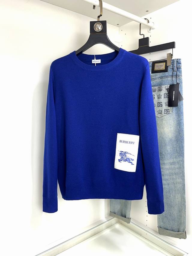 P310 Burberry 巴宝莉 秋冬新品毛衣 具有手感细腻柔软，可直接与肌肤接触，让暖心的纱线变化出细腻的质感，顶级工艺极具特色出彩，款式简约大方精美 立体