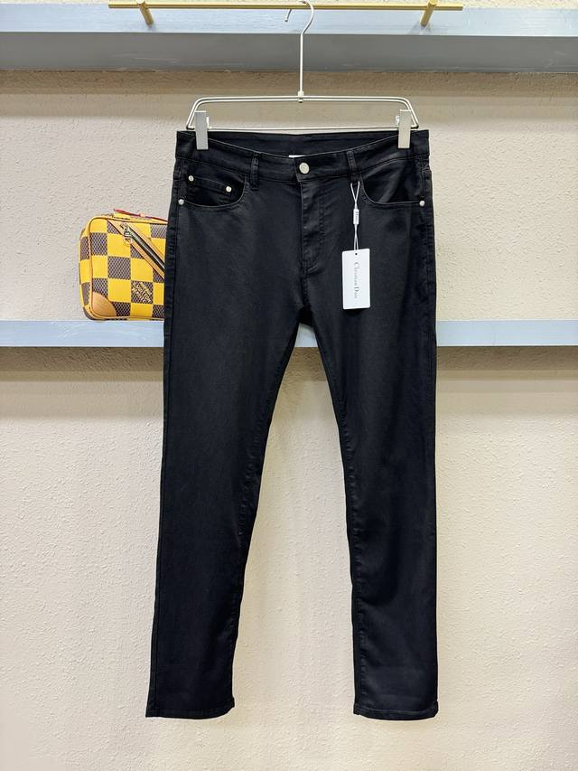 P260 Dior迪奥 原单牛仔裤 2025新品，原版牛仔裤 原版重工打造，品牌经典Logo设计，三标齐全！原版五金辅料。专柜定制牛仔面料，完全对版专柜，欢迎专
