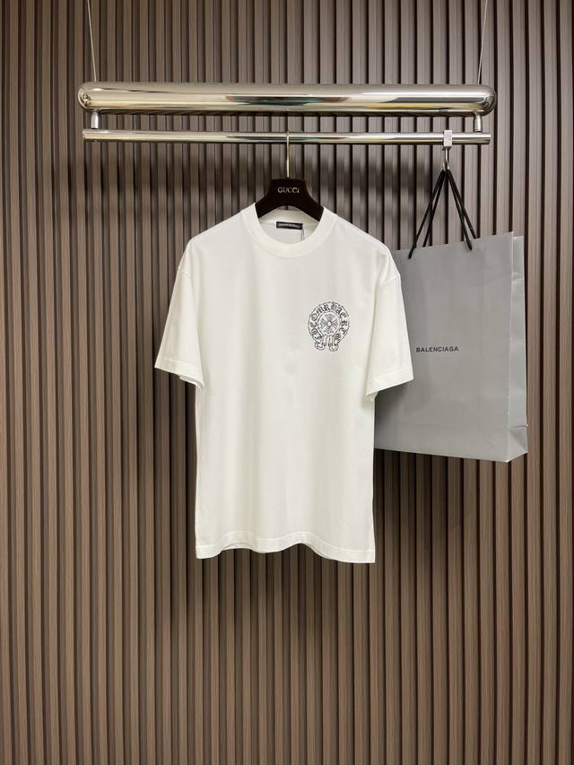 P170Chrome Hearts Ch 城市限定印花短袖T恤，面料采用26织200克全棉材质，成衣水洗工艺，印花采用油墨印花工艺＋光胶工艺，整体走线平直细腻，