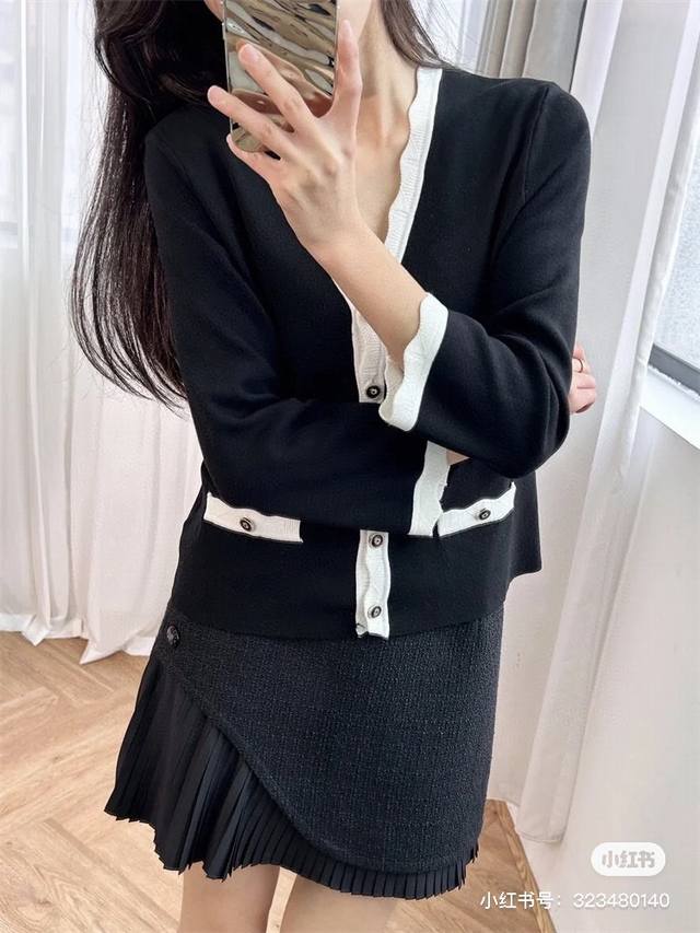 P230定制的小小花朵圆扣一眼看上去就很矜贵~ 24005#