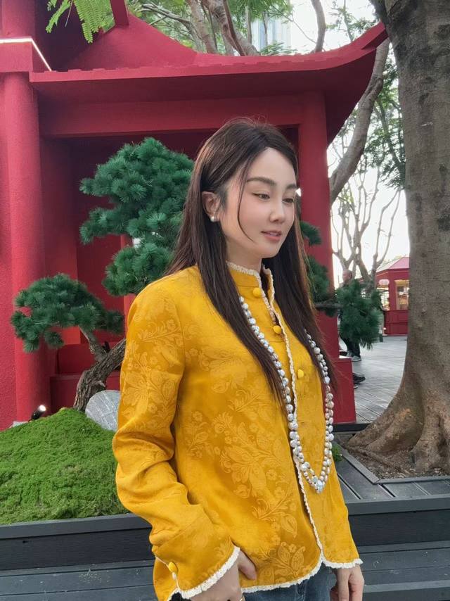 上新 P330高级大爆款人丝亚麻面料时尚人丝亚麻提花工艺更显贵气优雅三色黄色，杏色，紫红四码Smlxl