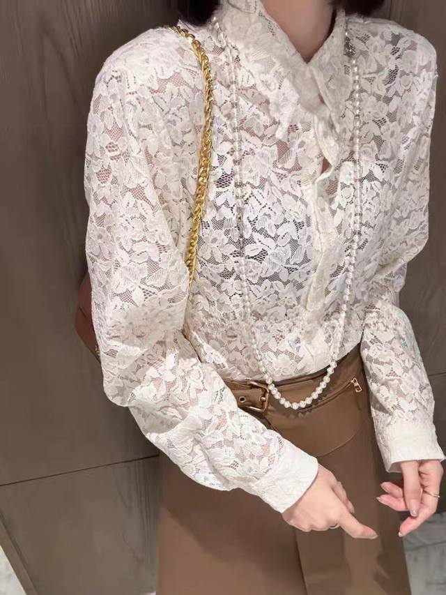 上衣 欧货法式复古蕾丝设计感小众别致漂亮洋气衬衫 米白.黑色Smlxl P360