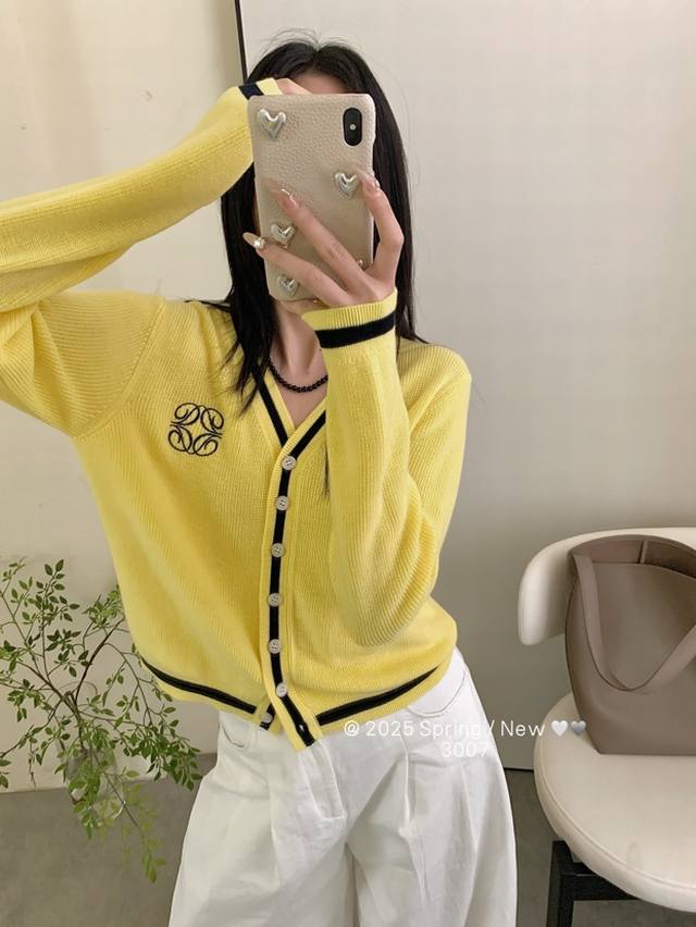 P200 25春绣花V领长袖开衫