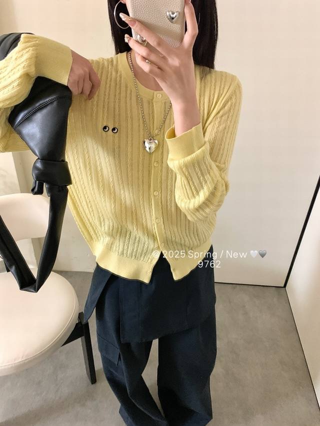 P200 25春眼睛圆领长袖开衫