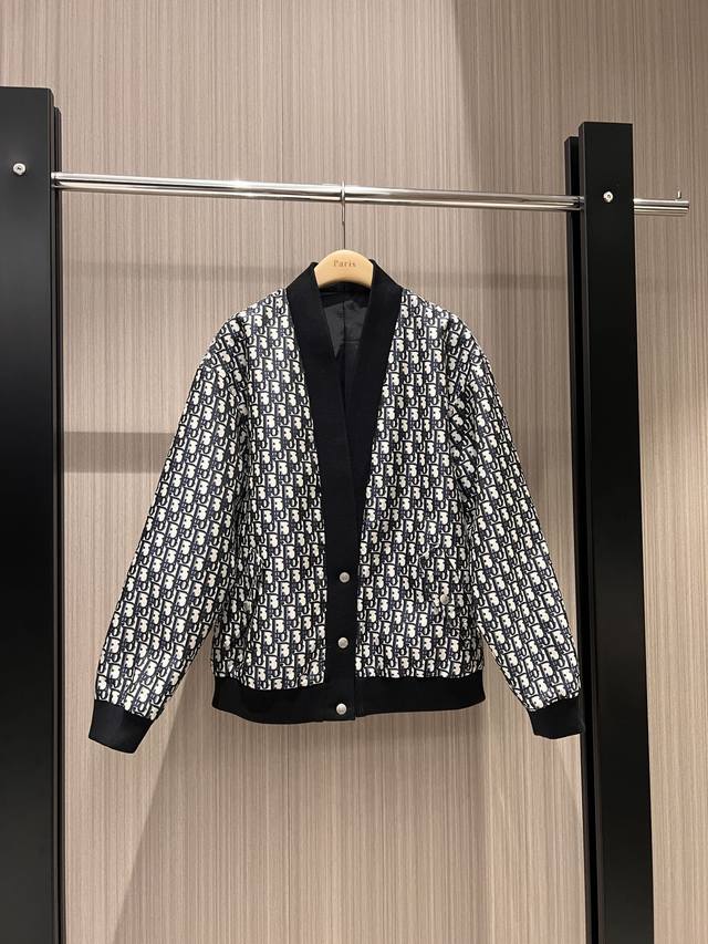 25早春新款经典老花拼接V领夹克外套 宽松休闲甜酷帅气 个性百搭Sml P400