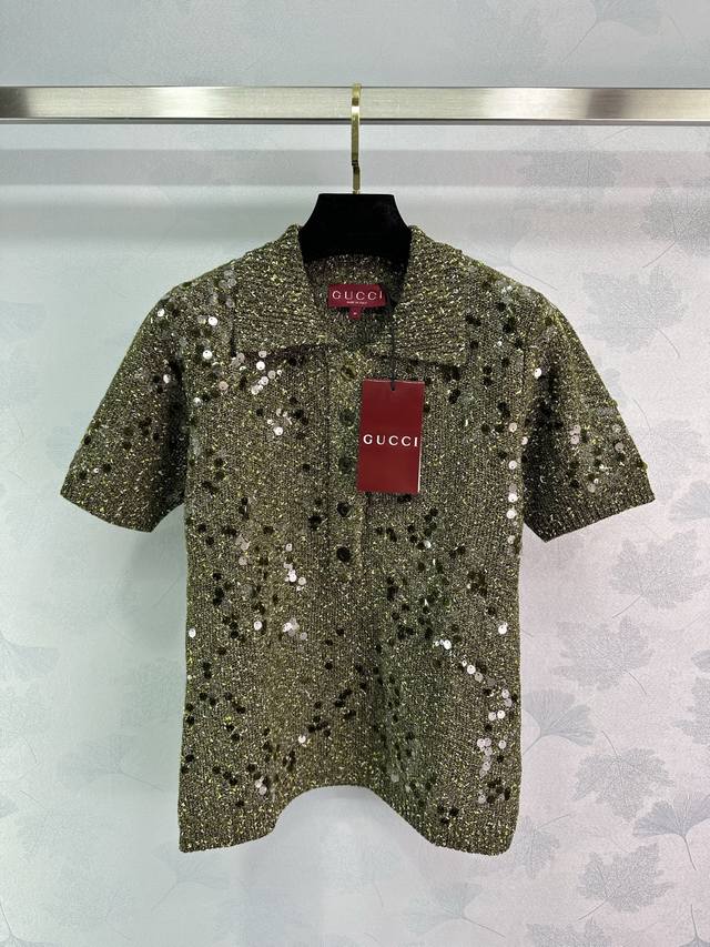 P390Gucc*25新品，官网同步 重磅复古麻花彩纱亮片羊毛针织Polo短袖上衣！品质控必入！定染绿色花灰亮片纱线，软糯厚实的手感超赞！进口机织编织织法 短款