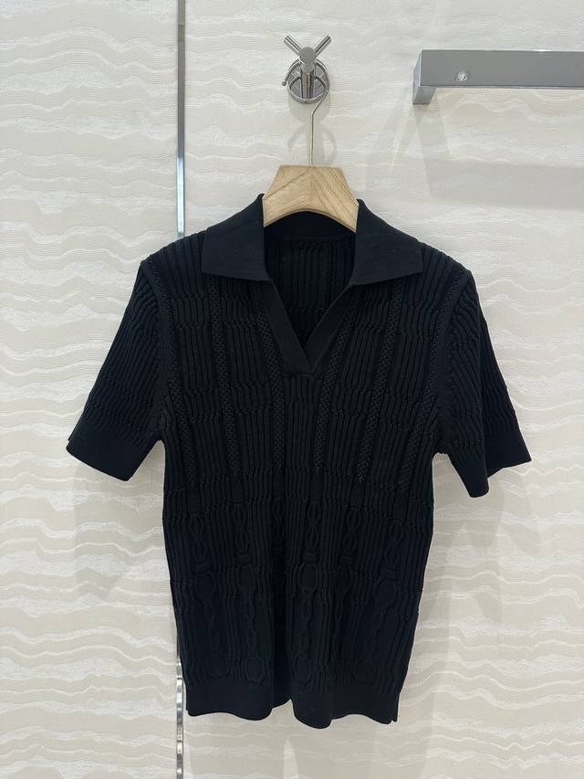 P340独家首发原单品质H马家25S春夏新品！高智感穿搭 浮雕提花针织短袖上衣！巨显瘦的版型。进口天丝纯棉纱线细腻柔软的质感超赞！定位链条图案时髦大方！气质V领
