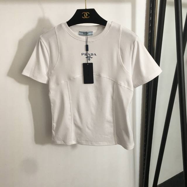 P130款号20250608 Prad*新款 Logo印花修身短袖T恤，白色，黑色，Sml， M码；胸围82，袖长16，衣长53