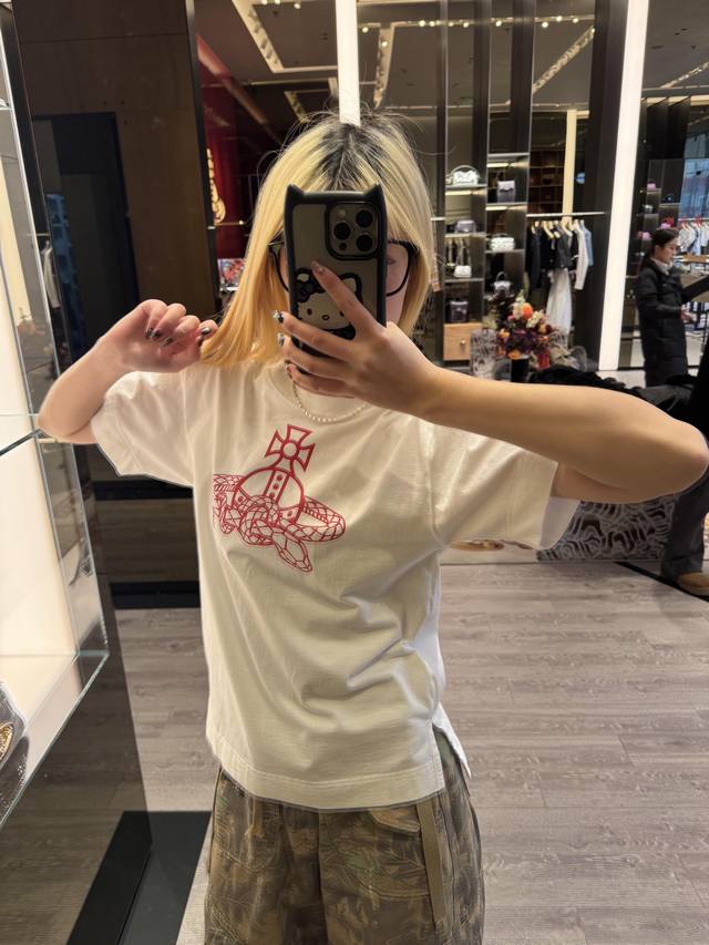 P170 Vivienne Westwood 25Ss早春新款 蛇年限定蛇形环绕星球印花短袖T恤丨独家高版出品！爆款推荐 新春氛围感一整个Hode住，低调抢眼好
