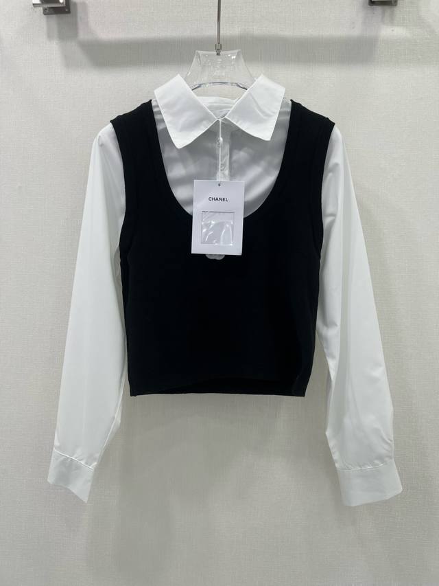 P220 Chan*L 25春夏新款 假两件衬衫针织上衣 定制Yb斜纹全棉针织材质 质感细腻 贴肤舒适 特殊工艺让素净白色不易变黄串色 更显清爽高级 内里翻领利