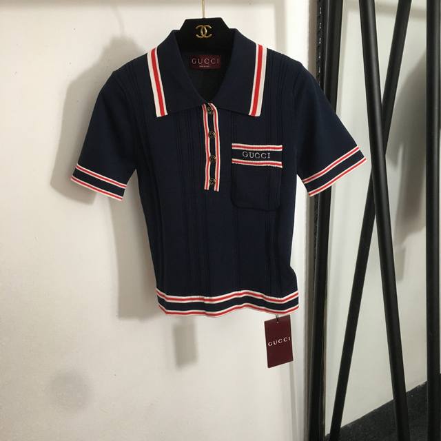 P160款号20250570 Gucc*新款 撞色条纹Polo领短袖针织衫 上衣， 藏蓝色，Sml， M码；胸围80，袖长22，衣长54 .