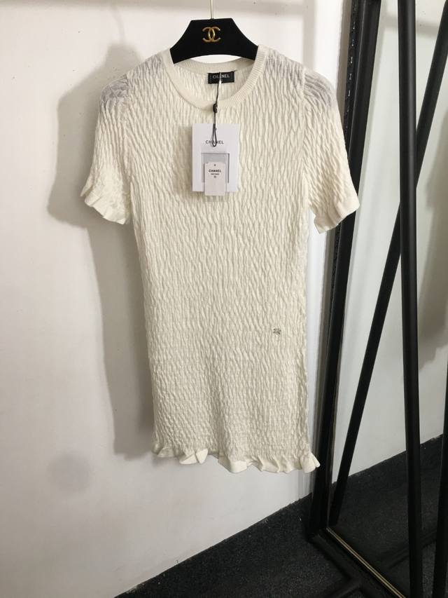 P260款号20250566 Chane*新款 小香风褶皱修身针织短袖连衣裙，白色，黑色，36 38 40， 36码；胸围70，袖长21，衣长77