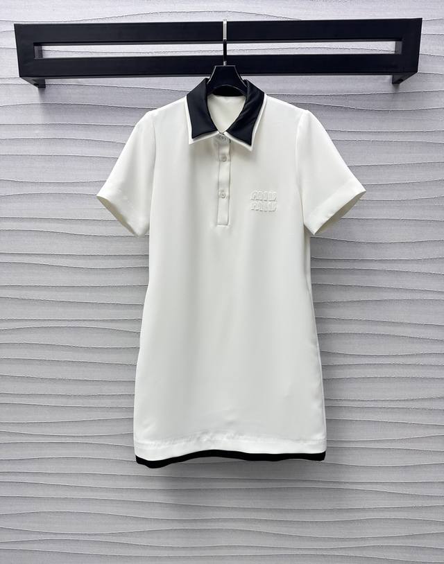 P310Miumi*2025新品上架 翻领短袖连衣裙 定制Yb进口材质 质感光泽 不易粘灰 舒适好穿 领口裙摆撞色处理搭配半开襟钮扣调节 增添造型层次感 利落版