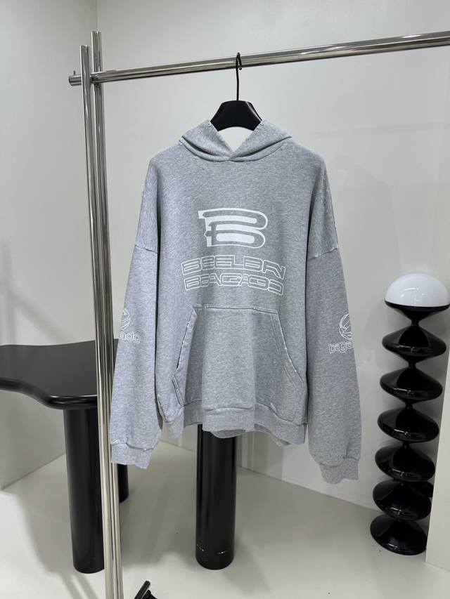 P400*新品Ai Generated Hoodie大版型帽兜卫衣 定制定然复古平纹针织面料 独家单面染色工艺 正面、背面和衣袖饰以Ai Generated艺术
