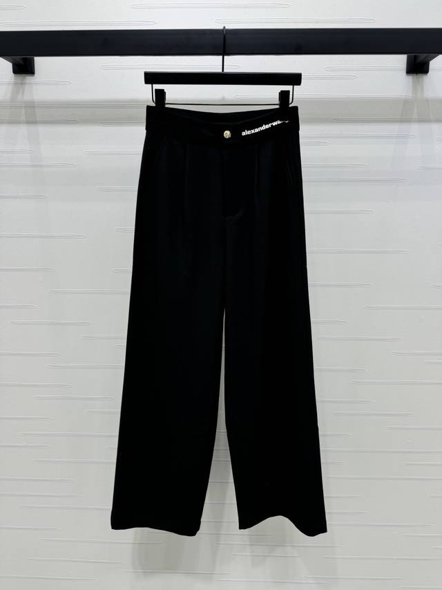 P300上新原单高端品质Alexander Wan* 2025春夏最新系列！刺绣Logo微喇裤！定制Yb斜纹棉材质 面料舒适柔软 腰间刺绣Logo点缀 品牌格调