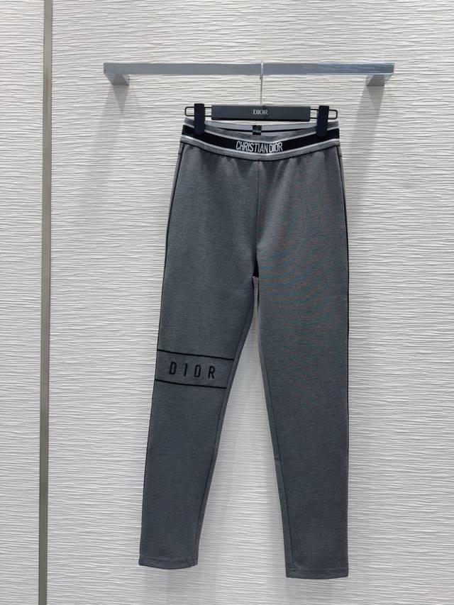 P290Christian Dio*2025Ss 瑜伽服运动服健身风格 全系列出品 手感舒适透气 亲肤纯棉高弹力 舒适不易变形 无压力活动 高端舒适提臀塑型效果