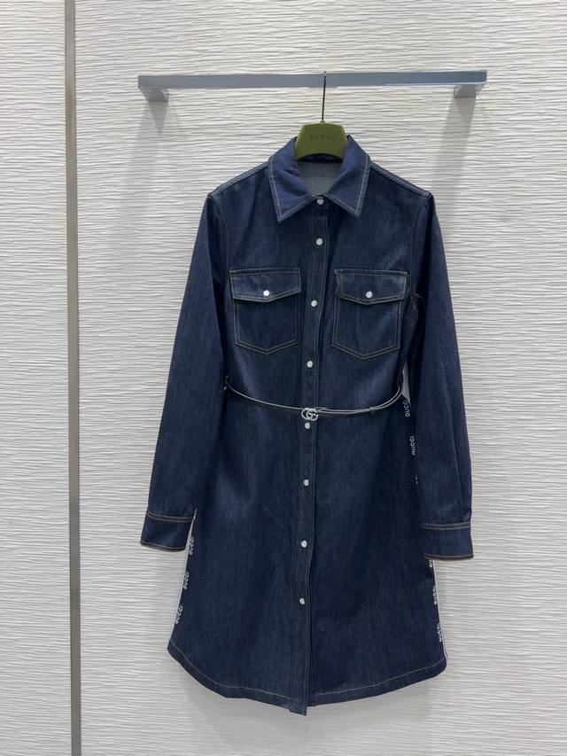 P400 Gucc* 2025Ss新款，高版系列出品~超时髦新款丹宁牛仔套装系列 个性色调上身又酷又飒爽 纹理细腻，棉感自然，面料硬挺 超级漂亮！细节做工超级好