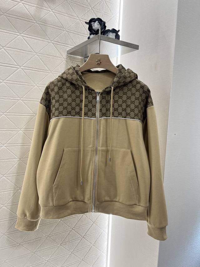 P550Gucc*2025新品上架 连帽拉链外套长裤套装 定制Yb原生全棉织造 舒适软糯 穿搭洋气 连帽拉链外套时髦阔腿长裤套装 拉链抽绳处理 随意调节 上衣通