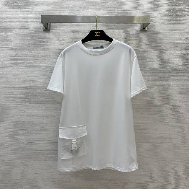 款号D25031274 Prad*A新款 男女同款工装风口袋卡扣三角标Logo装饰宽松版时尚百搭Pt恤P！白色、黑色、 M码：肩宽47，胸围112，袖长20，衣