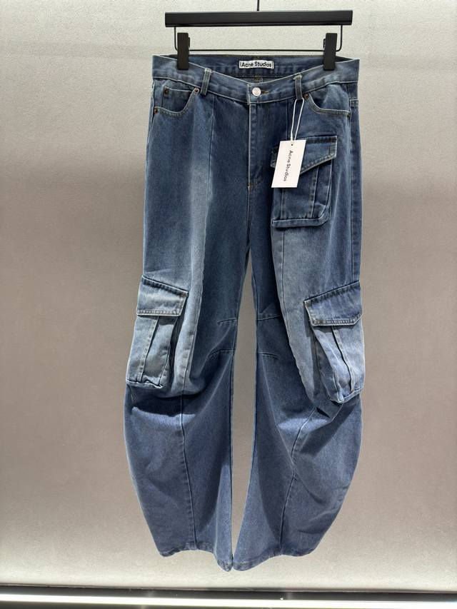 ～～～～ 2660 Spring And Summer～～～～ P330！Acn*弯刀工装裤， 弯刀裤版型，加上多口袋重工设计， 遮跨显瘦慵懒松弛感，简直帅爆了