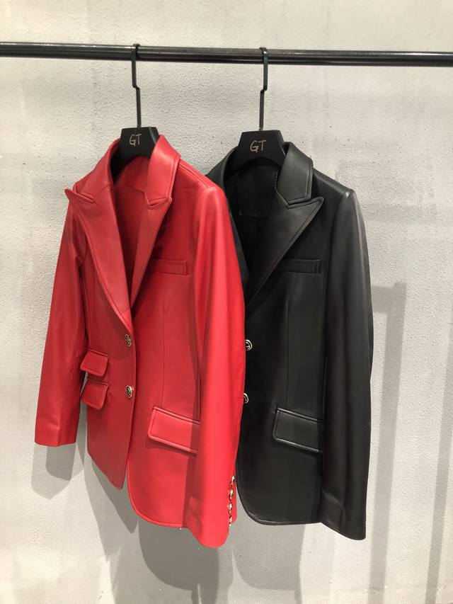 P1120G家羊皮小西装，收腰显瘦版型，S- Xxl，扣子已经换成专柜同款扣子啦