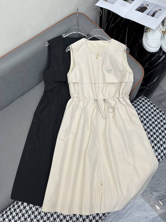 Prad* 25Ss新款无袖连衣裙 三角标装饰 抽绳束腰设计 两色三码Smla807 P390