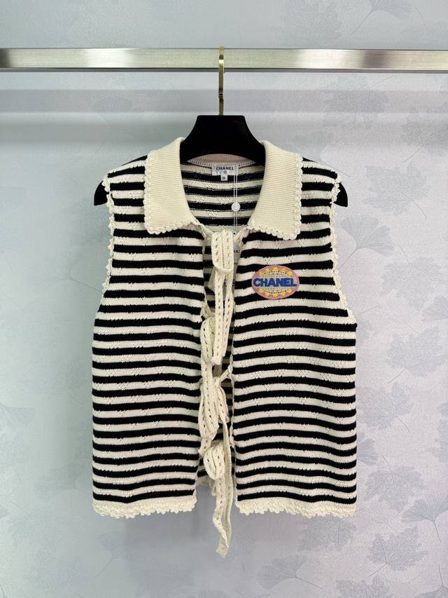P250 Chane*25夏季新款针织背心条纹宽松透气Logo勋章修饰点缀 版型修身立体尺码Sml现货供应。T226B