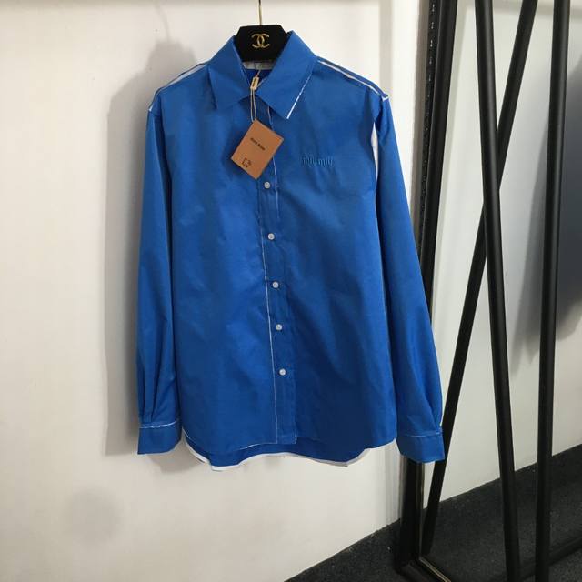 P170款号20251161 Miumi*新款 Logo刺绣时尚划破拼接长袖衬衣，蓝色，Sml， M码；肩宽42，胸围108，袖长65，衣长73-79