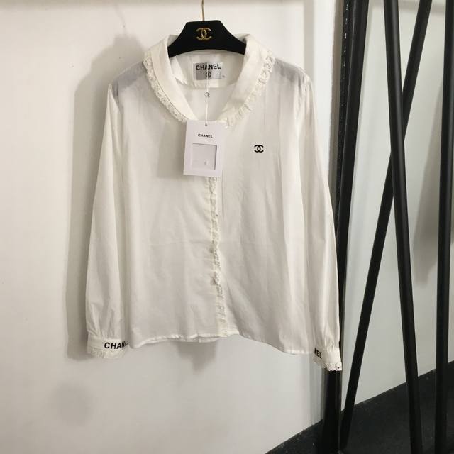 P180款号20251160 Chane*新款 Logo字母蕾丝袖口 花边娃娃领长袖衬衣上衣，白色，Sml， L码；肩宽42，胸围112，袖长61，衣长63