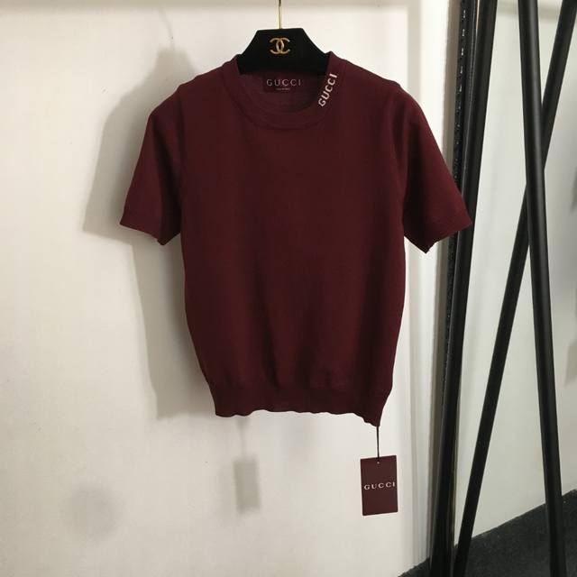 P120款号20251150 Gucc*新款 简约Logo圆领 修身短袖针织衫，白色，红色，绿色，藏蓝色， 均码；胸围86，袖长24，衣长56