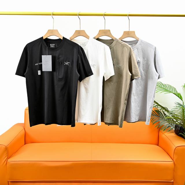 120包邮 arc'teryx 始祖鸟25Ss男士新款圆领速干户外休闲短袖T恤！ 极富潮流元素的一款单品，符合鸟家时装美学形态设计，胸前经典Logo，非常招眼且