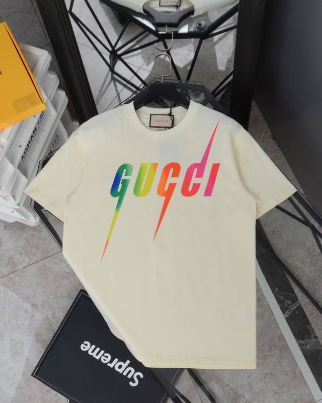120包邮 顶级复刻 gucci /古驰 腰带双G红蓝条纹印花Logo短袖T恤 款号：533 原版面料官方同款短袖T恤 定制280 克同缸染面料手感非常舒服 春