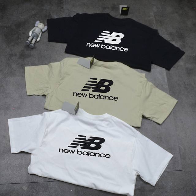 80 Nb/ New Balance 2025年夏季新款男装运动圆领后背Nb/ Logo落肩款舒适透气短袖。 大码可以穿到195斤左右 运动必备高秉承运动风格面