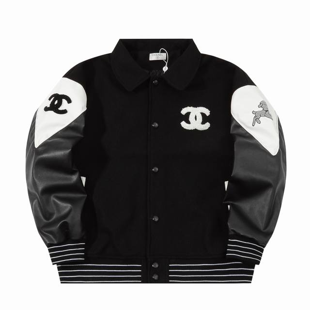 240 Chanel /香奈儿 拼接刺绣棒球服夹克外套 温馨提示：建议手洗或者干洗！！ 今年格外火爆 棒球服外套，市场各级版本都有(细节你们一定要对比)最牛X的
