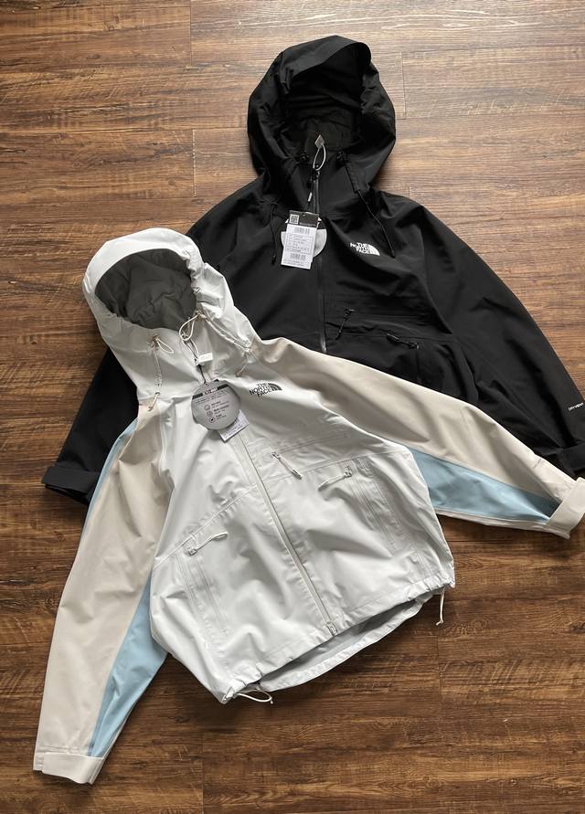 上新400 The North Face Slope 压胶连帽夹克 -关于成衣- 1、原版购入 1:1 订制出货 2、面料，压胶条，拉链，收缩口，拉链吊绳，主标