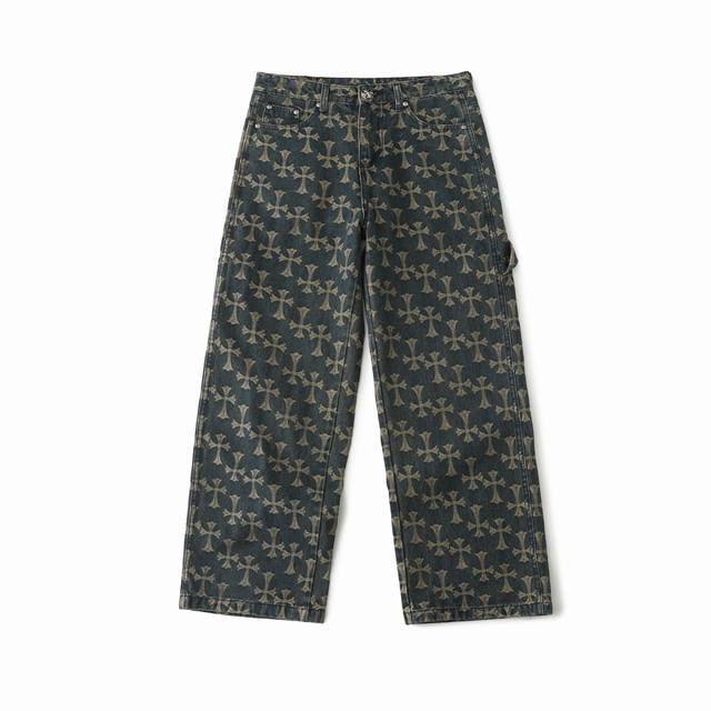 130 chrome Hearts｜克罗心 Ch 满印提花微喇牛仔裤- 网红明星同款 十字架满印牛裤，独特的十字架设计元素加上满印，设计感十足。采用重磅粗支纱1