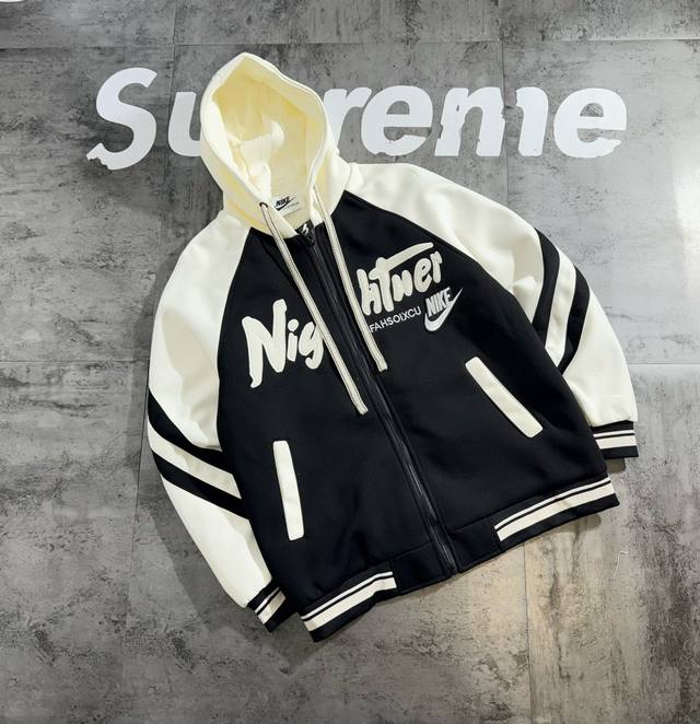 160 nike插肩袖拼接系列 贴布绣标 夹克情侣 版型立体 硬挺 上身效果非常好 原版品质 随意搓洗不褪色不起球 万针贴布绣技术 贴布绣超高密度刺绣 工整立体