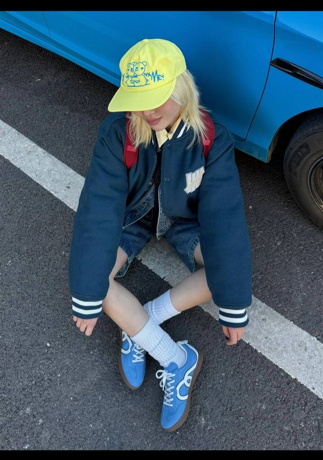 250 undefeated Fw25 假日系列 五条杠Logo立领长袖棉服棒球服咨讯图