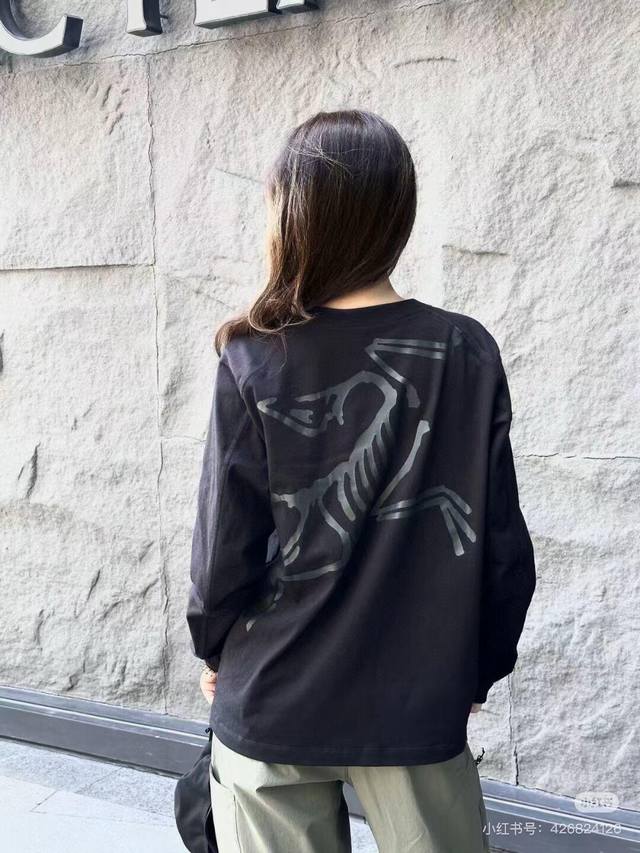 140 arc'teryx/始祖鸟后背大Logo秋季新品圆领舒适纯棉舒适百搭长袖T恤 打底衫 实用百搭打底款式 秋冬推荐 回归最简约的设计和配色 简简单单一件打