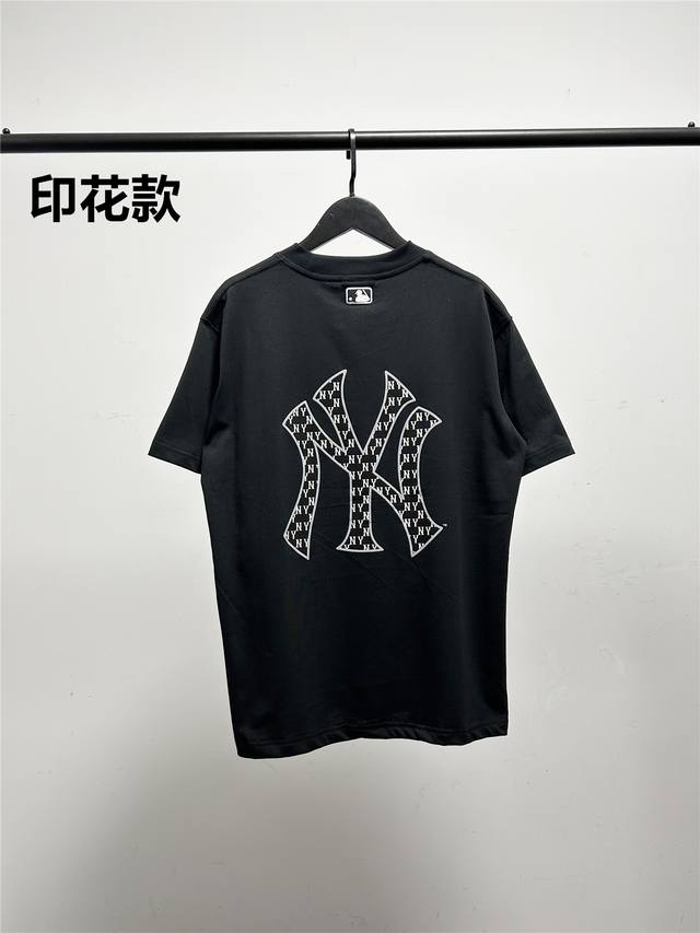 100 高版本，Mlb柜子新款老花满印，短袖T恤！三标齐全，四联吊卡，原厂包装！通肩压条保证舒适性！高端品质2025Mlb/Ny【老花满印款】情侣圆领短袖高端品