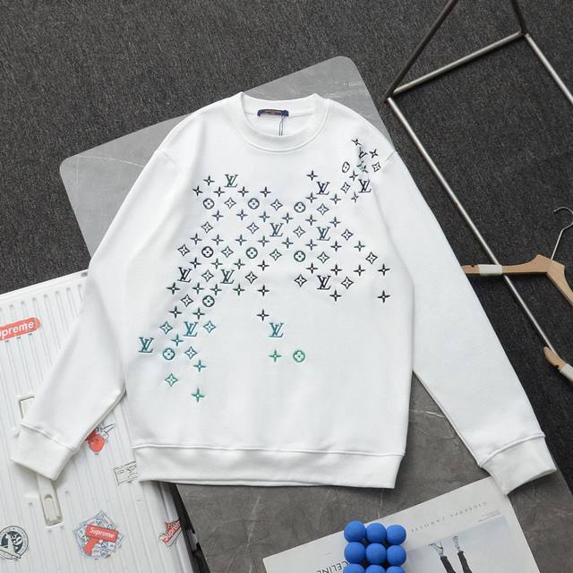 上新180【顶级复刻 高端定制】 - Louis Vuitton/Lv路易威登·新款满炫彩刺绣圆领卫衣 - 款号：W230174 - 颜色：黑色 白色 - 购入