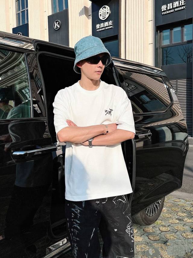 p120 【高品质】 品名：始祖鸟/Arc'teryx 24Ss 印花新款后背大鸟Logo宽松男女同款圆领纯棉短袖T恤 版型；宽松版 面料：330G全棉精梳棉