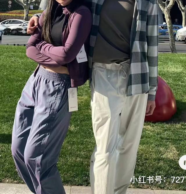 190 lululemon Tear-Away露露 男士双侧排扣中腰运动裤，可扯开排扣运动裤扯裤，情侣款！ 穿上这条复古风运动裤，从容踏上赛道; 裤腿两侧采用排