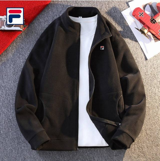 上新 P150【 Fila斐乐25品质春秋高克重圆领潮流长袖开衫卫衣外套】 优质柔软棉纤制 不变形 不起球 细腻不糙手 耐磨性高 走线工整 亲肤抗皱等特点 ，立