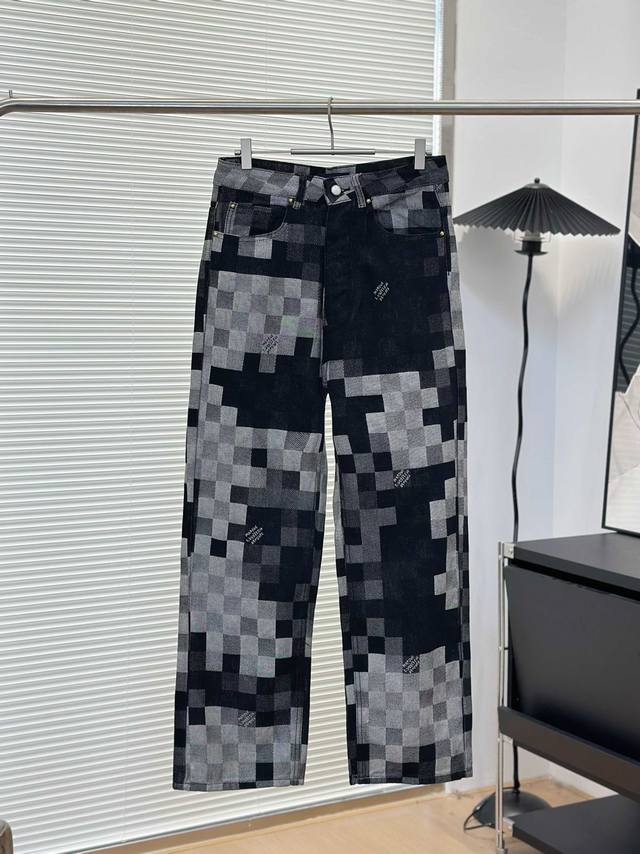 供200 复刻版本 louis Vuitton 路易威登 菲董联名马赛克棋盘格牛仔裤 轻奢主义 正确版本 原版一致 定制原版斜纹全棉牛仔面料，定织渐变马赛克格子